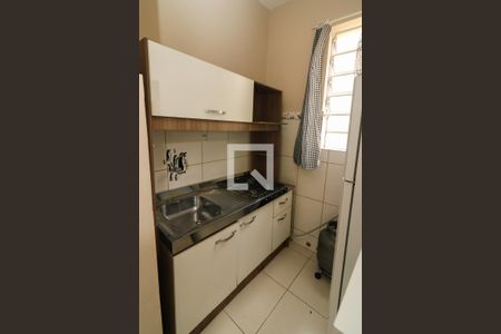 Banheiro de kitnet/studio à venda com 1 quarto, 37m² em  Azenha, Porto Alegre