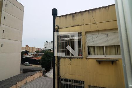 Vista da sala/quarto de kitnet/studio à venda com 1 quarto, 37m² em  Azenha, Porto Alegre