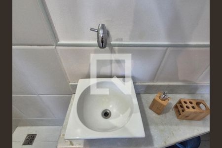 Banheiro de apartamento para alugar com 1 quarto, 60m² em Recreio dos Bandeirantes, Rio de Janeiro