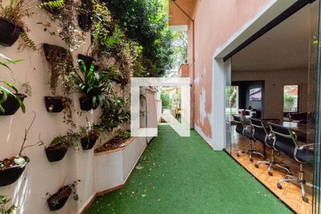 Sala de casa à venda com 4 quartos, 550m² em Sumaré, São Paulo