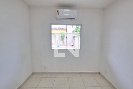 Quarto 2 de casa para alugar com 2 quartos, 160m² em Vila Santa Cruz, Duque de Caxias