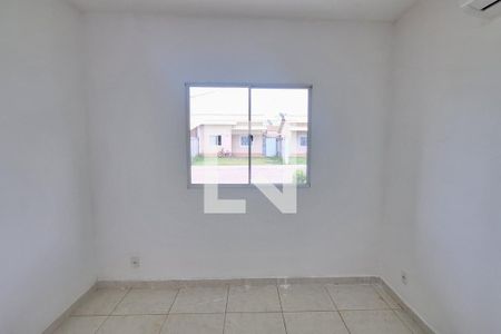 Quarto de casa para alugar com 2 quartos, 160m² em Vila Santa Cruz, Duque de Caxias