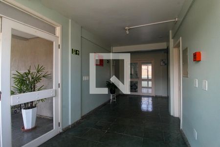 Hall de entrada de apartamento à venda com 2 quartos, 61m² em Nonoai, Porto Alegre