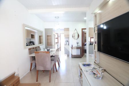 Sala de casa à venda com 2 quartos, 74m² em Guajuviras, Canoas