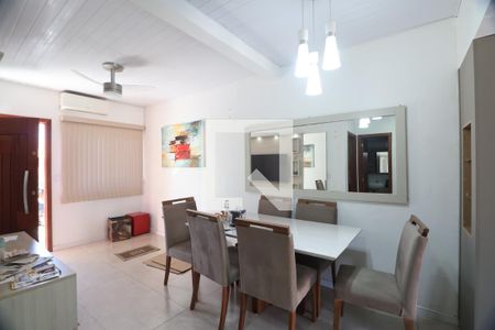 Sala de casa à venda com 2 quartos, 74m² em Guajuviras, Canoas