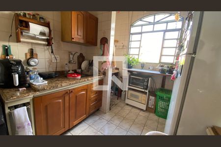 Cozinha de apartamento à venda com 2 quartos, 64m² em Estoril, Belo Horizonte