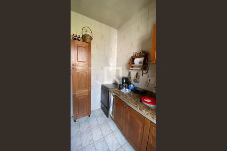 Cozinha de apartamento à venda com 2 quartos, 64m² em Estoril, Belo Horizonte