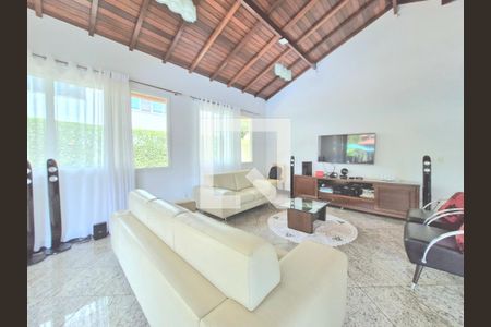 Casa de condomínio à venda com 300m², 4 quartos e 6 vagasSala