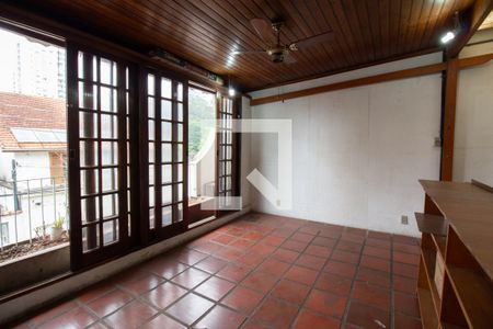 Sala de casa à venda com 3 quartos, 120m² em Jardim das Vertentes, São Paulo