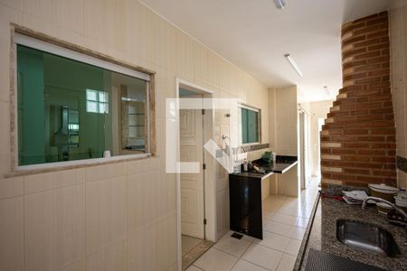 Casa para alugar com 180m², 3 quartos e 2 vagas Casa para alugar com 180m², 3 quartos e 2 vagasCozinha