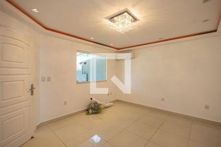 Sala de casa para alugar com 3 quartos, 180m² em Maravista, Niterói