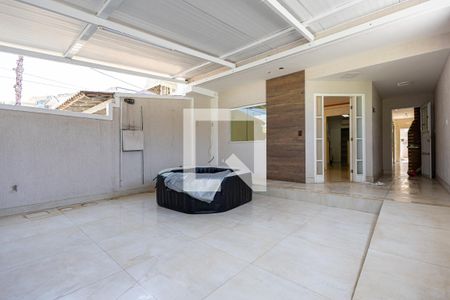 Casa para alugar com 180m², 3 quartos e 2 vagas Casa para alugar com 180m², 3 quartos e 2 vagasGaragem