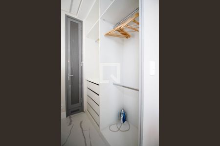 Closet de kitnet/studio à venda com 1 quarto, 32m² em Pinheiros, São Paulo