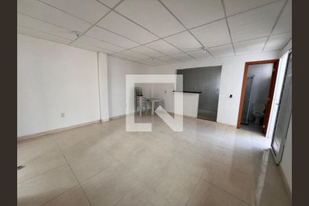 Sala de casa à venda com 4 quartos, 80m² em Curicica, Rio de Janeiro