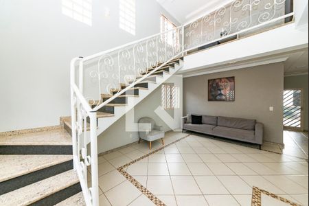 Sala 1 de casa à venda com 5 quartos, 338m² em João Pinheiro, Belo Horizonte