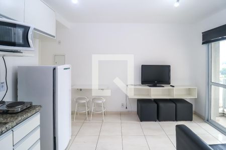 Sala e Cozinha de kitnet/studio para alugar com 1 quarto, 28m² em Aclimação, São Paulo