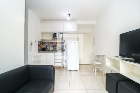 Sala e Cozinha de kitnet/studio para alugar com 1 quarto, 28m² em Aclimação, São Paulo