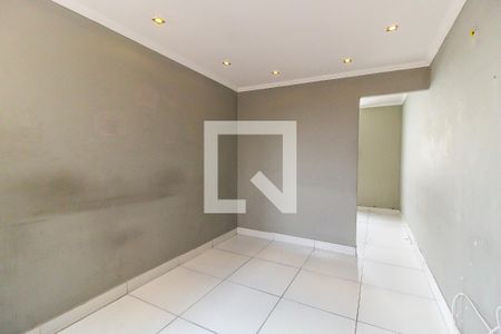 Sala de apartamento para alugar com 3 quartos, 57m² em Conjunto Residencial José Bonifácio, São Paulo