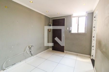 Sala de apartamento para alugar com 3 quartos, 57m² em Conjunto Residencial José Bonifácio, São Paulo