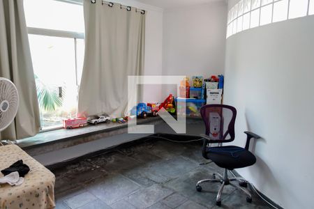 Sala de TV de casa para alugar com 4 quartos, 377m² em Adalgisa, Osasco