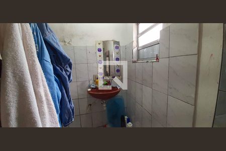 Banheiro da Suíte de casa para alugar com 2 quartos, 30m² em São Pedro, Osasco