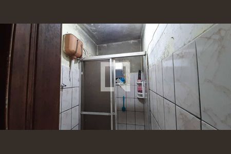 Banheiro de casa para alugar com 1 quarto, 35m² em São Pedro, Osasco