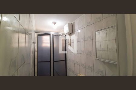 Banheiro de casa para alugar com 1 quarto, 29m² em São Pedro, Osasco