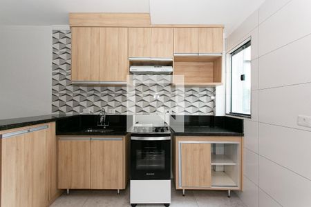 Cozinha de apartamento para alugar com 2 quartos, 43m² em Vila Antonina, São Paulo