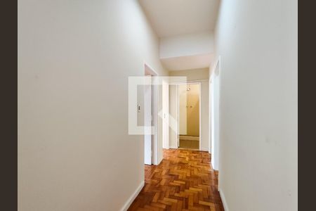 Corredor de apartamento para alugar com 2 quartos, 140m² em São Cristóvão, Rio de Janeiro