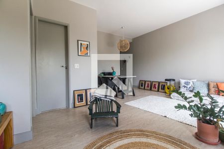 Sala de TV de apartamento à venda com 1 quarto, 54m² em Jardim Tupanci, Barueri