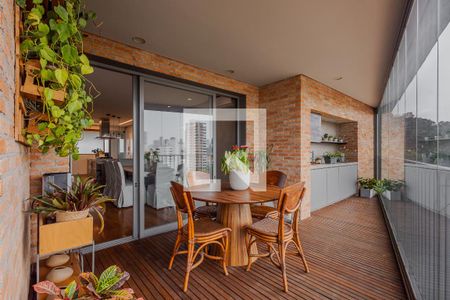 Varanda da Sala de apartamento à venda com 3 quartos, 203m² em Vila Madalena, São Paulo