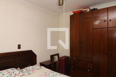 Quarto 2 de casa à venda com 5 quartos, 250m² em Vila Carmosina, São Paulo