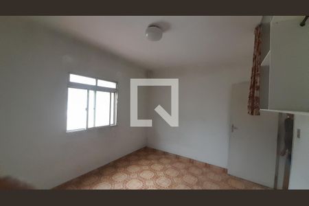 Apartamento para alugar com 45m², 1 quarto e sem vagaQuarto 1 pequena mancha de mofo na parte superior da parede