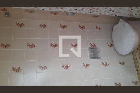 Banheiro de apartamento para alugar com 1 quarto, 45m² em Canto do Forte, Praia Grande