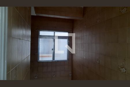 Corredor da cozinha para os banheiro quarto de apartamento para alugar com 1 quarto, 45m² em Canto do Forte, Praia Grande