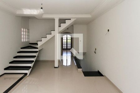 Sala de casa à venda com 3 quartos, 170m² em Jardim Cotching, São Paulo