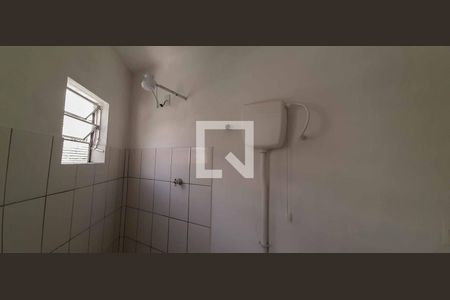 Banheiro de kitnet/studio para alugar com 1 quarto, 20m² em Conceição, Osasco