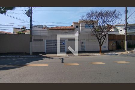 Casa à venda com 330m², 4 quartos e 3 vagas Casa à venda com 330m², 4 quartos e 3 vagasFachada