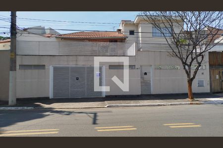 Casa à venda com 330m², 4 quartos e 3 vagas Casa à venda com 330m², 4 quartos e 3 vagasFachada + Placa