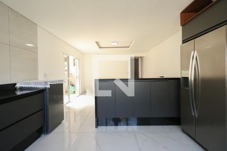 Casa à venda com 330m², 4 quartos e 3 vagas Casa à venda com 330m², 4 quartos e 3 vagasCozinha