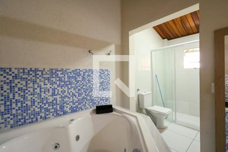 Casa à venda com 330m², 4 quartos e 3 vagas Casa à venda com 330m², 4 quartos e 3 vagasSuíte/ banheiro