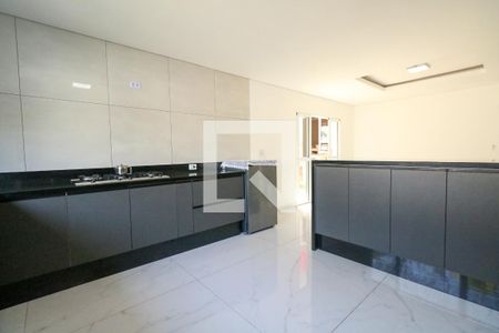 Casa à venda com 330m², 4 quartos e 3 vagas Casa à venda com 330m², 4 quartos e 3 vagasCozinha