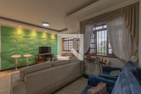 Sala de casa à venda com 3 quartos, 144m² em Serrano, Belo Horizonte