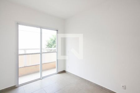 Sala de apartamento para alugar com 2 quartos, 60m² em Santa Mônica, Uberlândia