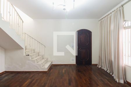 Sala de casa à venda com 3 quartos, 180m² em Vila Carrão, São Paulo