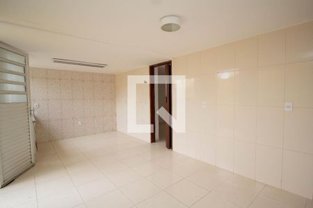 Sala/Cozinha de casa para alugar com 1 quarto, 60m² em Jardim Vivan, São Paulo