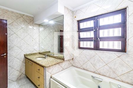 Suite - banheiro de casa para alugar com 3 quartos, 300m² em Jardim Esmeralda, São Paulo