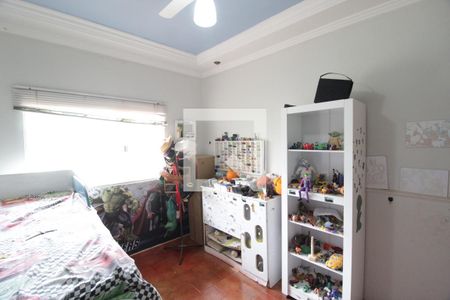 Quarto 1 de casa para alugar com 4 quartos, 200m² em Santa Mônica, Uberlândia