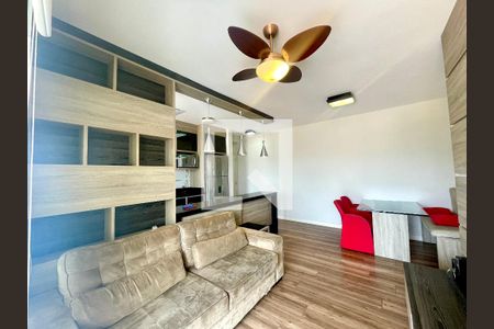 Sala de casa de condomínio à venda com 2 quartos, 74m² em Jardim Trevo, Jundiaí