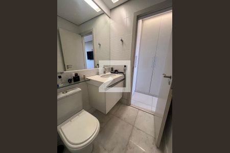 Banheiro da Suíte de apartamento para alugar com 1 quarto, 53m² em Vila da Serra, Nova Lima